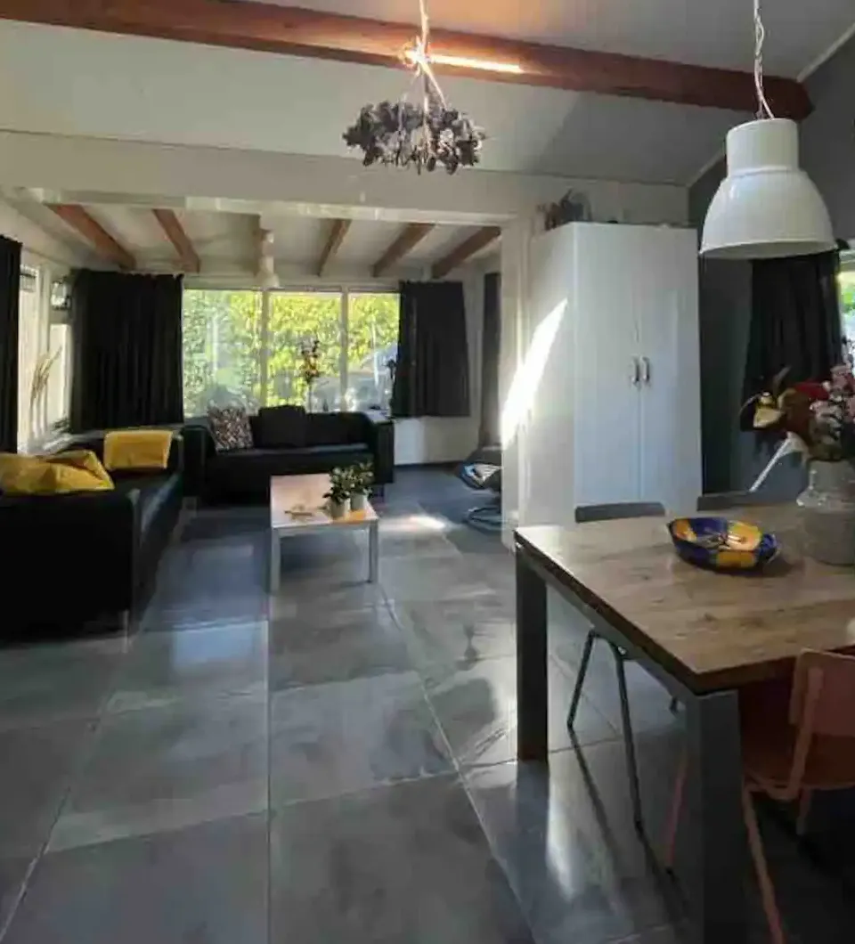 Uitnodigende woonkamer in Huis 48
